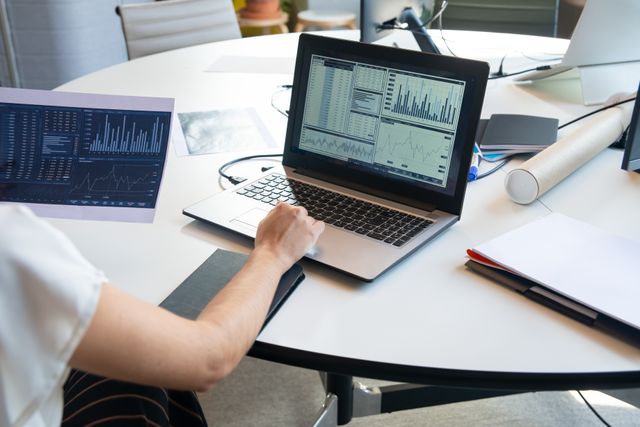 Data Intelligence กับการใช้ Data Analytics เพื่อวางแผน CRM ให้แม่นยำขึ้น